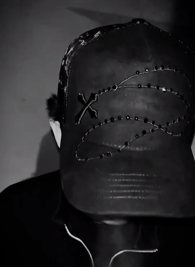Shiny Long Chain cap