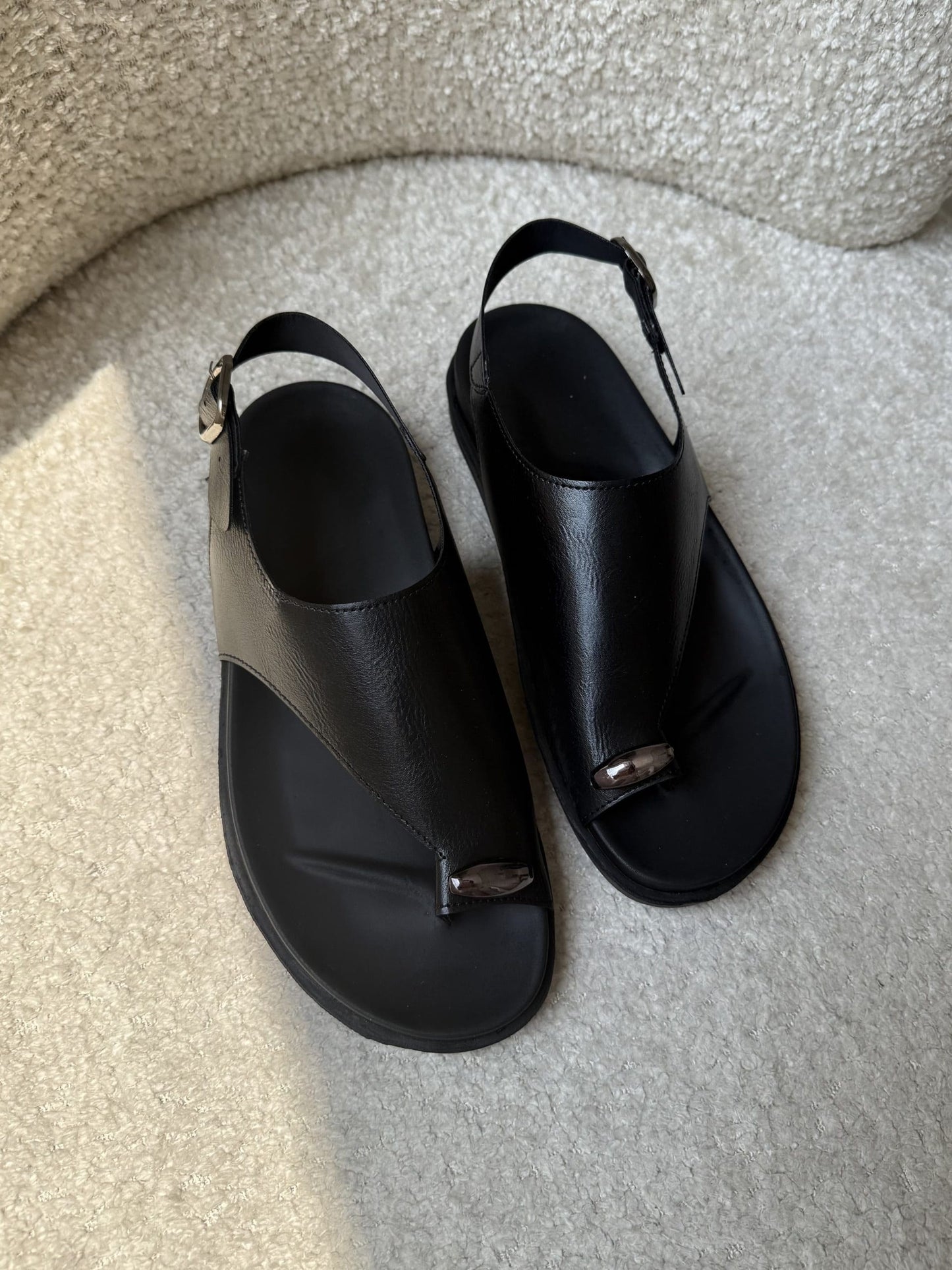 Iveable Sandals