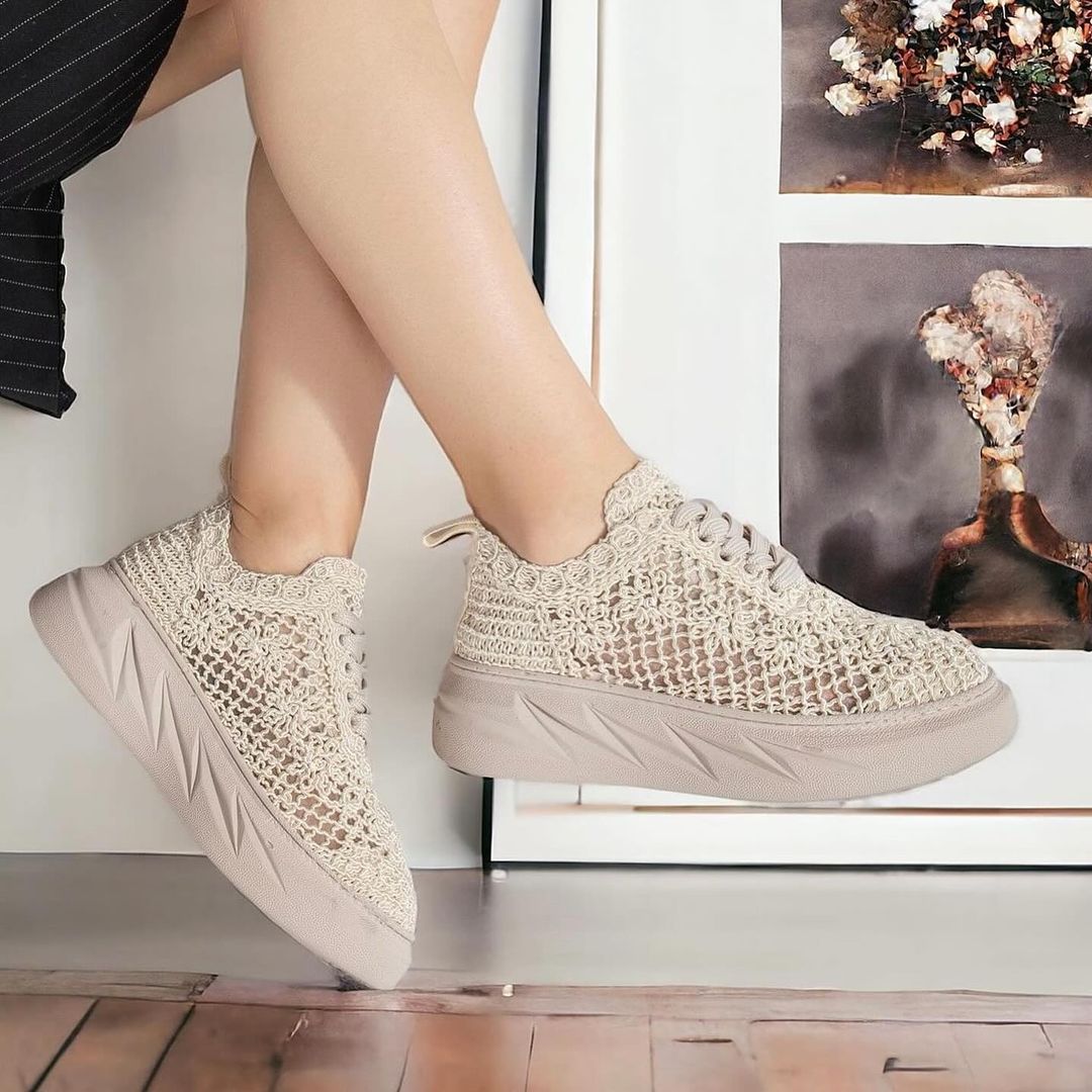 Women's woven Pattern Hollow Shoes