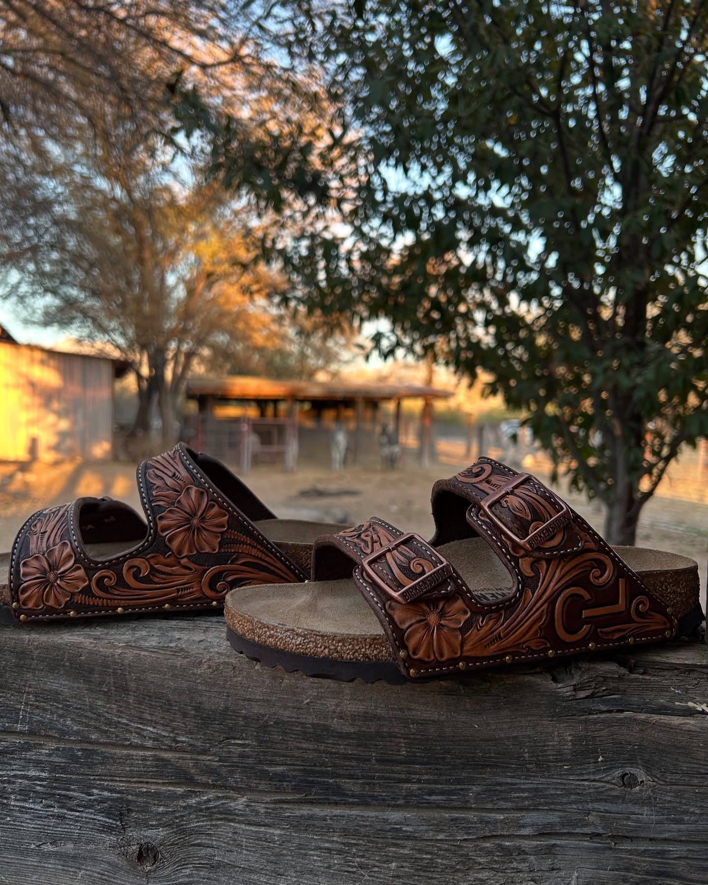 Vintage Engraved Artisan Crafted Cowgirl Comfort Slide Sandals