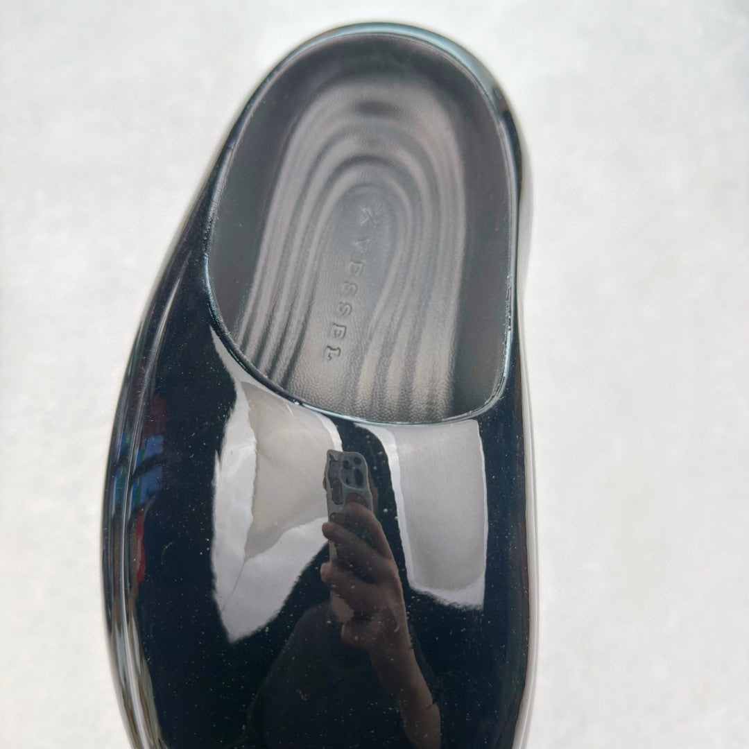 Glossy Molded Rubber Futuristic Bubble Slides