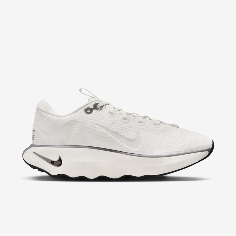 Motiva Walking Shoes